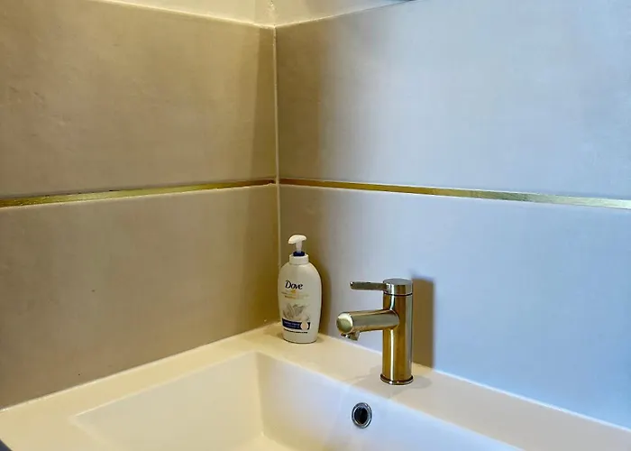 Studette Sur La Marina, A 5 Minutes *